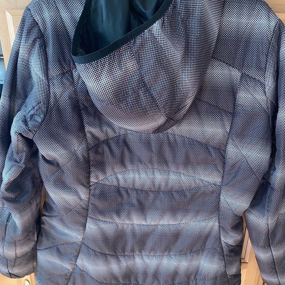 Eddie Bauer reversible lightweight coat. Good used condition. - Picture 4 of 6